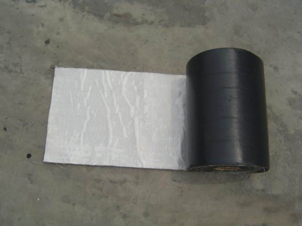 沥青路面抗裂贴施工受哪些因素的影响？